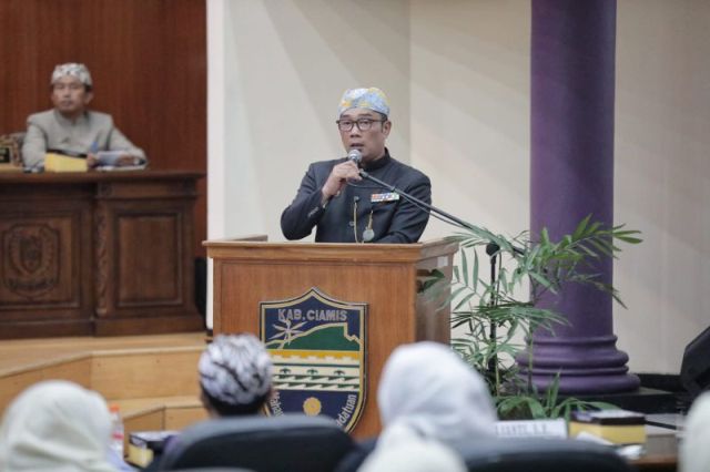 Gubernur Jabar Ridwan Kamil