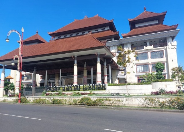 LUNAS : Pasar Rakyat Gianyar yang dana pinjaman untuk pembangunannya akan lunas di bulan Juni 2023 ini. (ISTIMEWA)