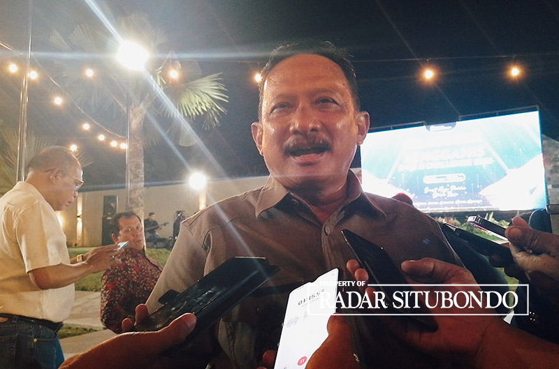 Drs Karna Suswandi, Bupati Situbondo.
