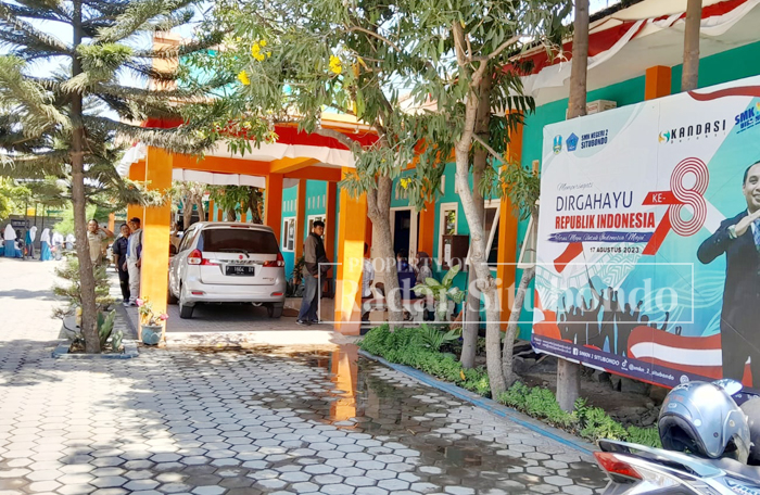 LEGA: Pergantian Kepala SMKN 2 Situbondo dari Mohammad Muzammil kepada Suyitno disambut gembira oleh sejumlah guru tidak tetap (GTT) dan pegawai tidak tetap (PTT).