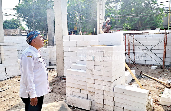 BERTAHAP : Bangunan tempat laundry di RSUD Besuki mulai terlihat hasilnya, Kamis (30/11) kemarin.