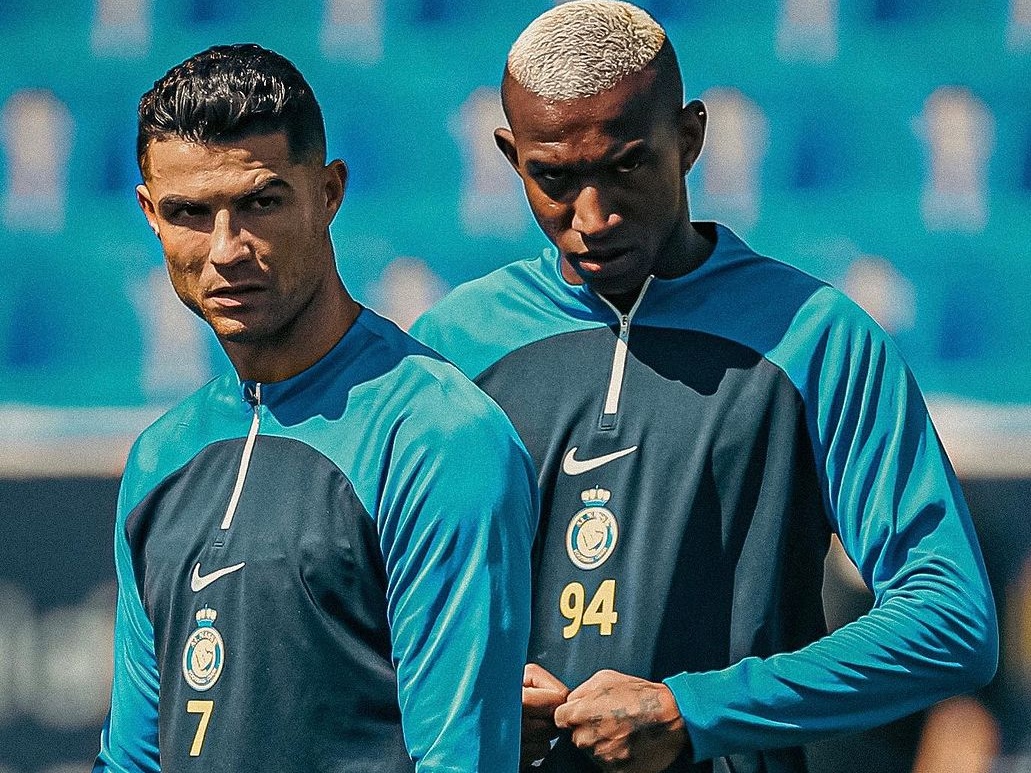 Cristiano Ronaldo bersama Anderson Talisca saat latihan bersama Al Nassr.