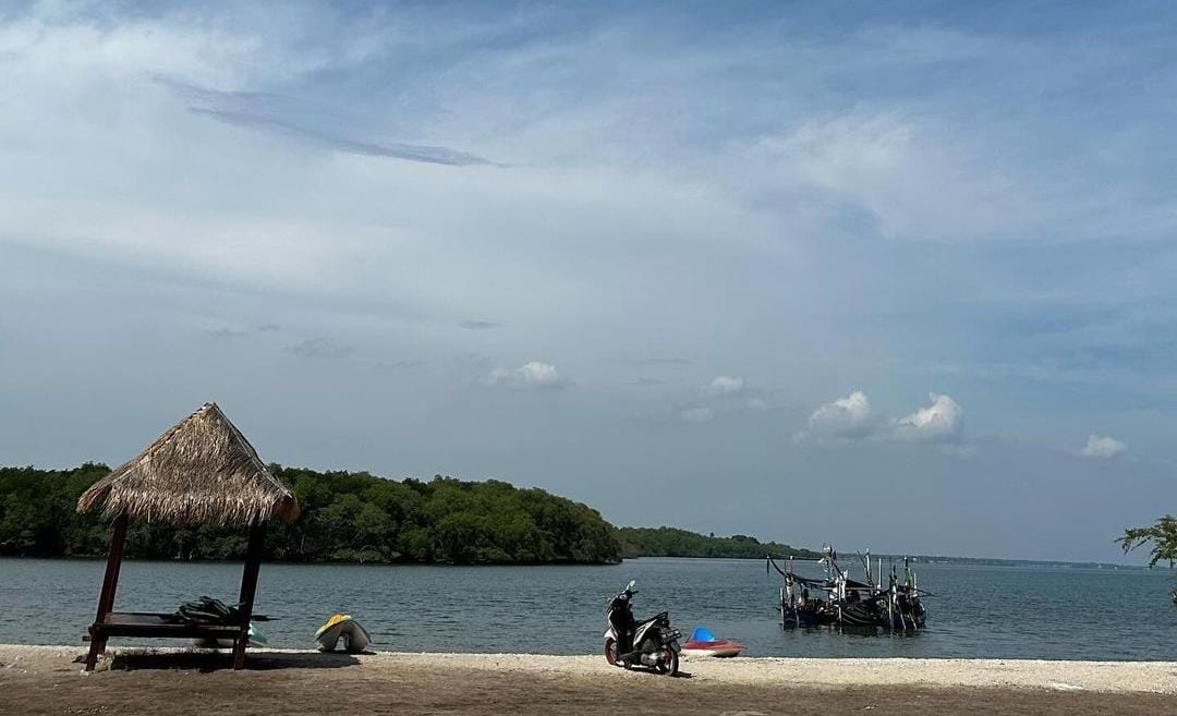 Kawasan Pantai Sijile yang ada di TN Baluran Situbondo.