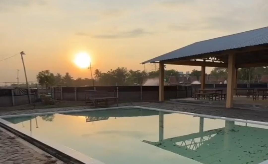 Kampung Nelayan Resort merupakan salah satu hotel di Situbondo.