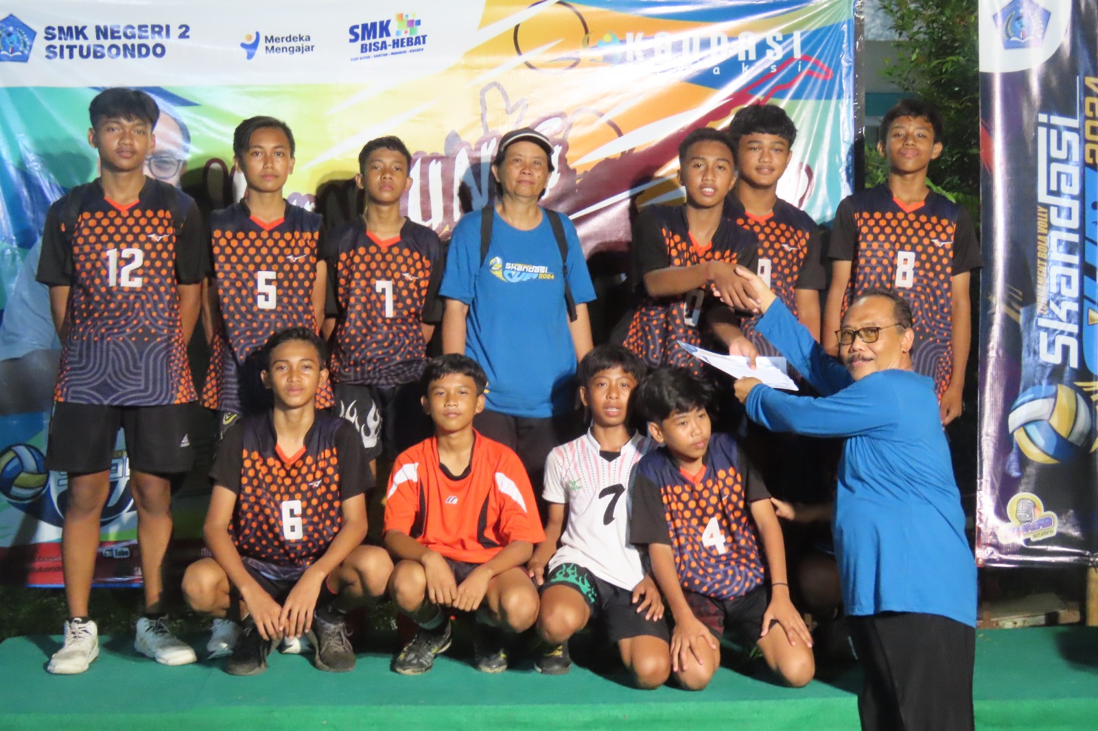 SMKN 2 Situbondo atau SKANDASI menggelar turnamen bola voli tingkat Sekolah Menengah Pertama (SMP) dan Madrasah Tsanawiyah (MTs).