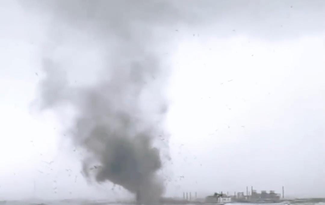 Foto ilustrasi angin puting beliung. (Khoirul Rizal/RadarSitubondo.id)