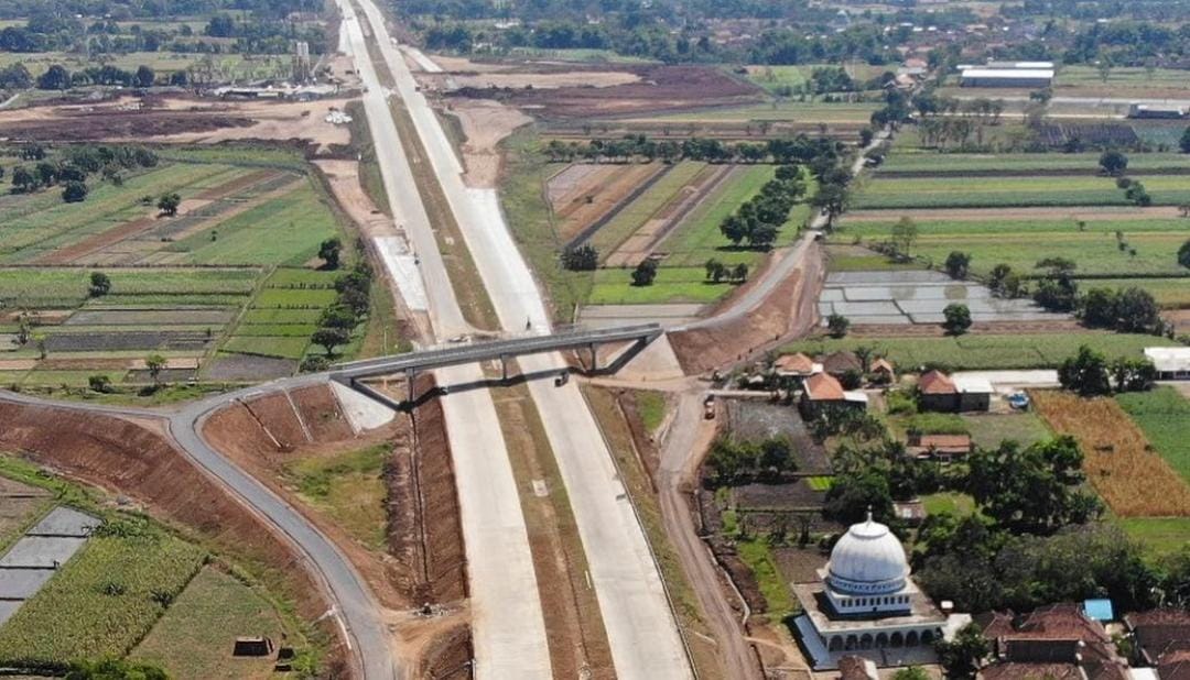 Proyek tol Probowangi. (ig @banyuwangi_kab)