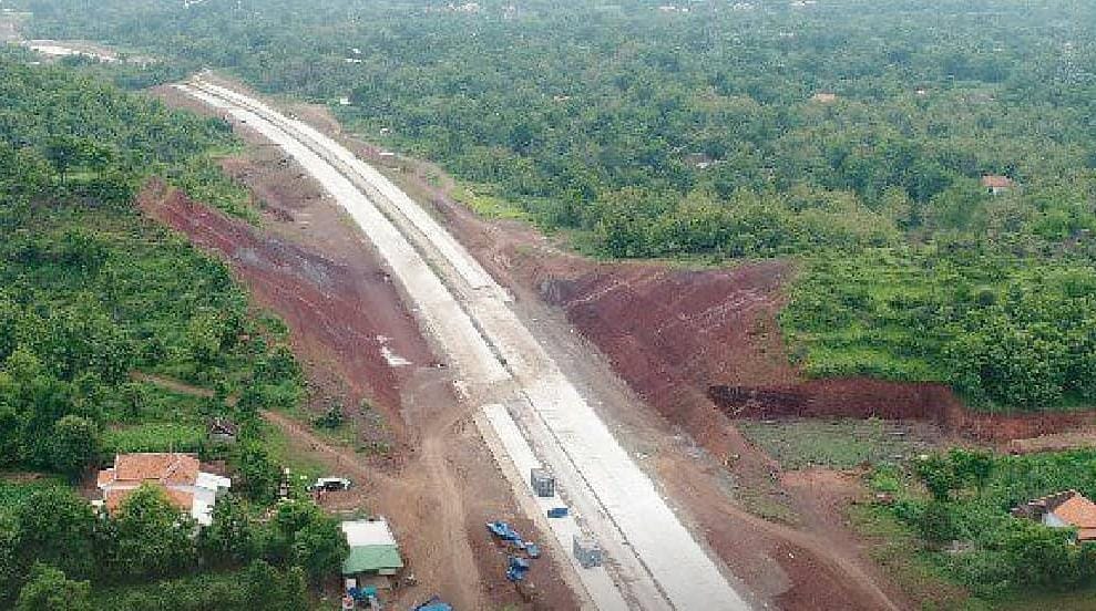 Pembangunan jalan tol Probowangi. (Dok. Jawa Pos)