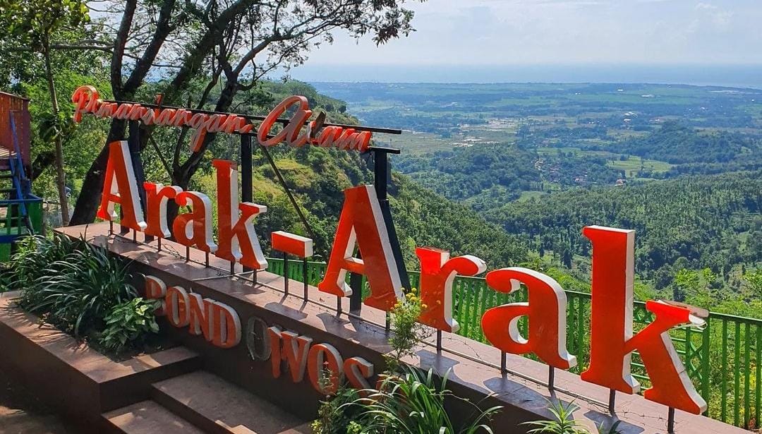 Pemandangan dari kawasan arak-arak
