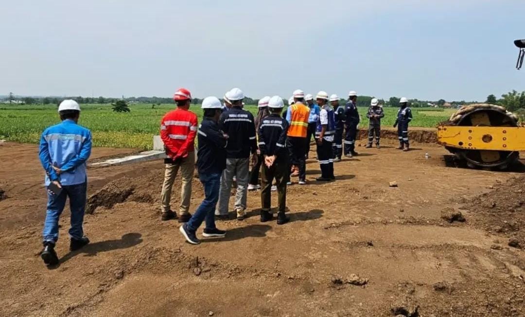 Pengerjaan jalan tol Probowangi