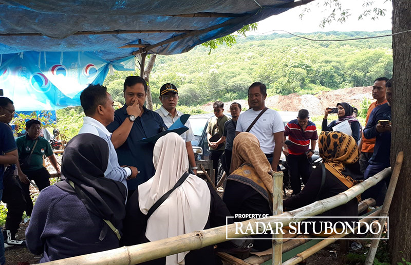 Ketua Komisi III DPRD Situbondo Arifin melakukan sidak ke tambang khusus di Desa Bugeman.