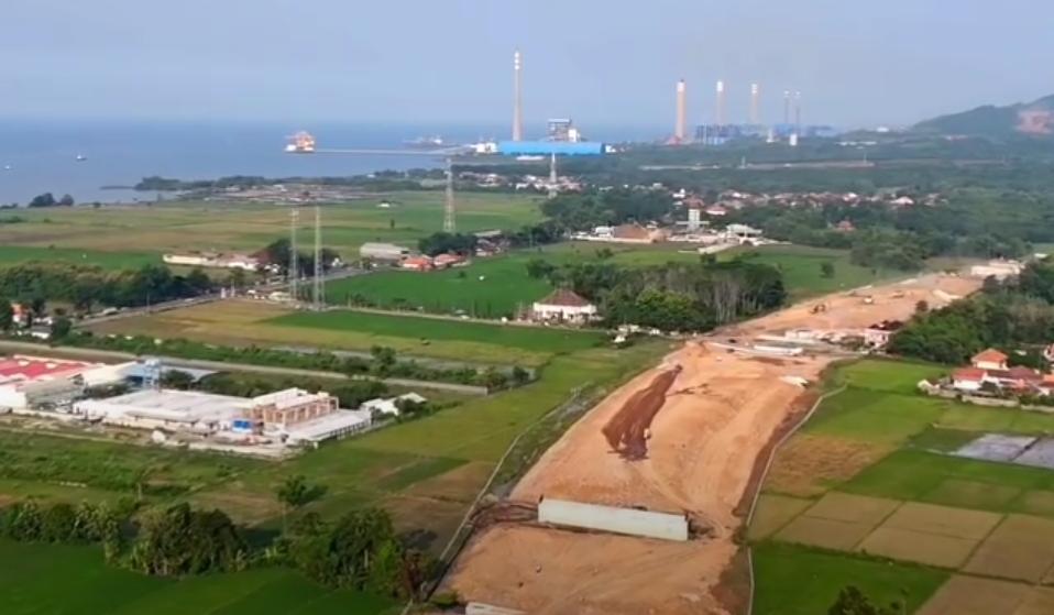 Pengerjaan tol Probowangi di perbatasan Situbondo-Probolinggo. (FB Paijo Diningrat)