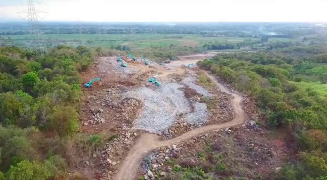 Pengerjaan tol Probowangi di kawasan Banyuglugur, Situbondo. (KPBU Kemenkeu)