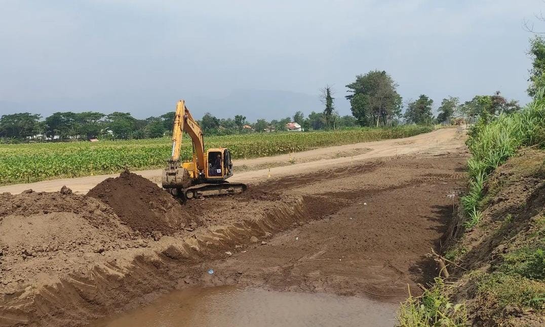 Pengerjaan tol Probowangi di Paiton. (ig @efryrahmansumantri)