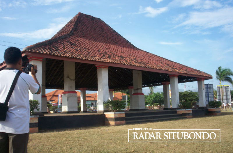 ASET SEJARAH: Paseban Pendapa Besuki yang berada di alun-alun Besuki Situbondo.