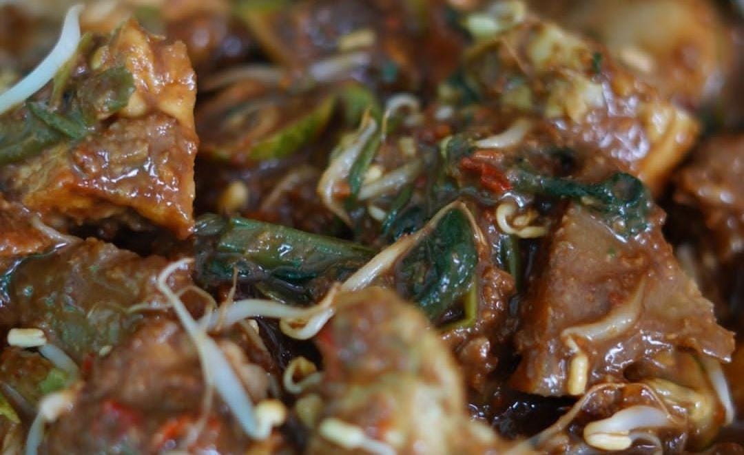 Rujak cingur. (Khoirul Rizal/RadarSitubondo.id)