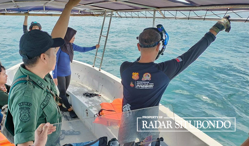 Patroli tim gabungan menyisir pantai utara Taman Nasional Baluran. (Humaidi/RadarSitubondo.id)