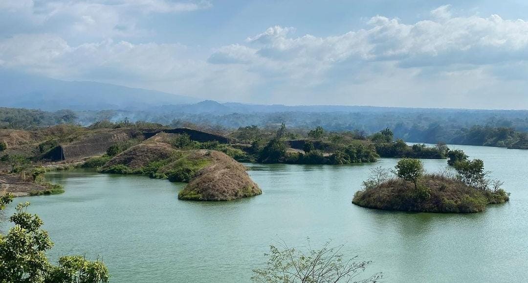 Pemandangan Waduk Bajulmati, Baluran, Situbondo. (Khoirul Rizal/RadarSitubondo.id)