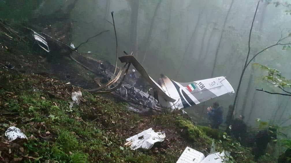 Bangkai helikopter yang ditumpangi presiden Iran. (X @shaykhsulaiman)