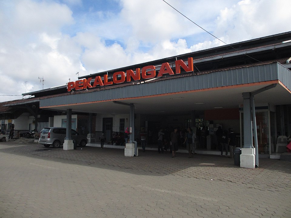 Bangunan Stasiun Pekalongan pada tahun 2014.