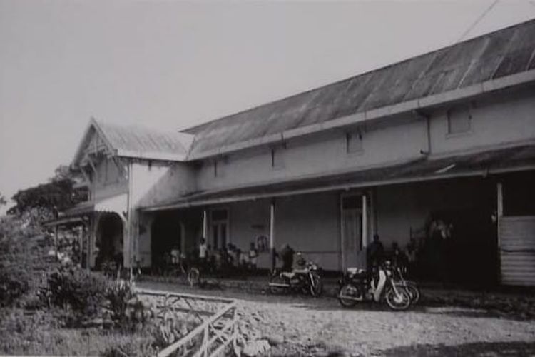Stasiun Telawa pada tahun 1990.