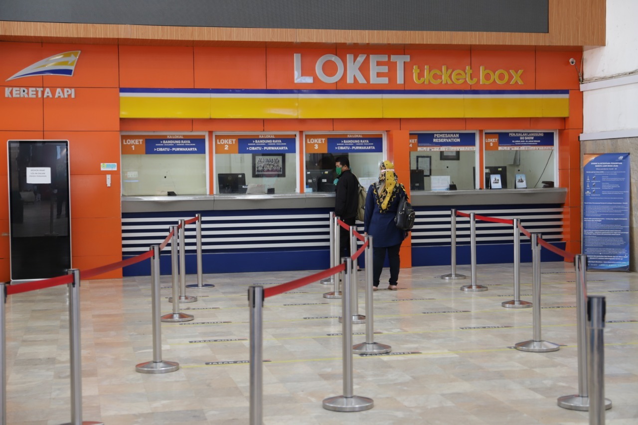 Loket Ticket Box di Stasiun Bandung.