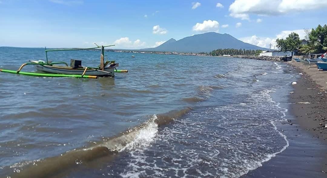 Pantai Lebuk, Situbondo. (Khoirul Rizal/RadarSitubondo.id)