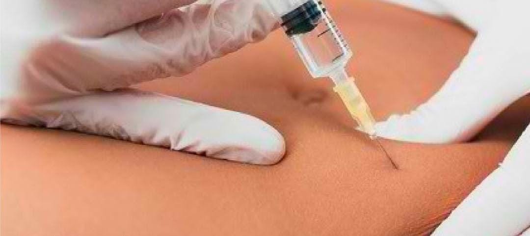 Ilustrasi tubuh disuntik vitamin. (ig @clinicquesuisse)