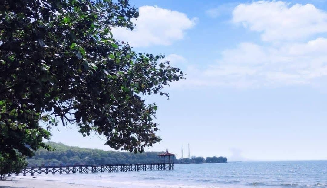 Wisata Pasir Putih, Bungatan, Situbondo.