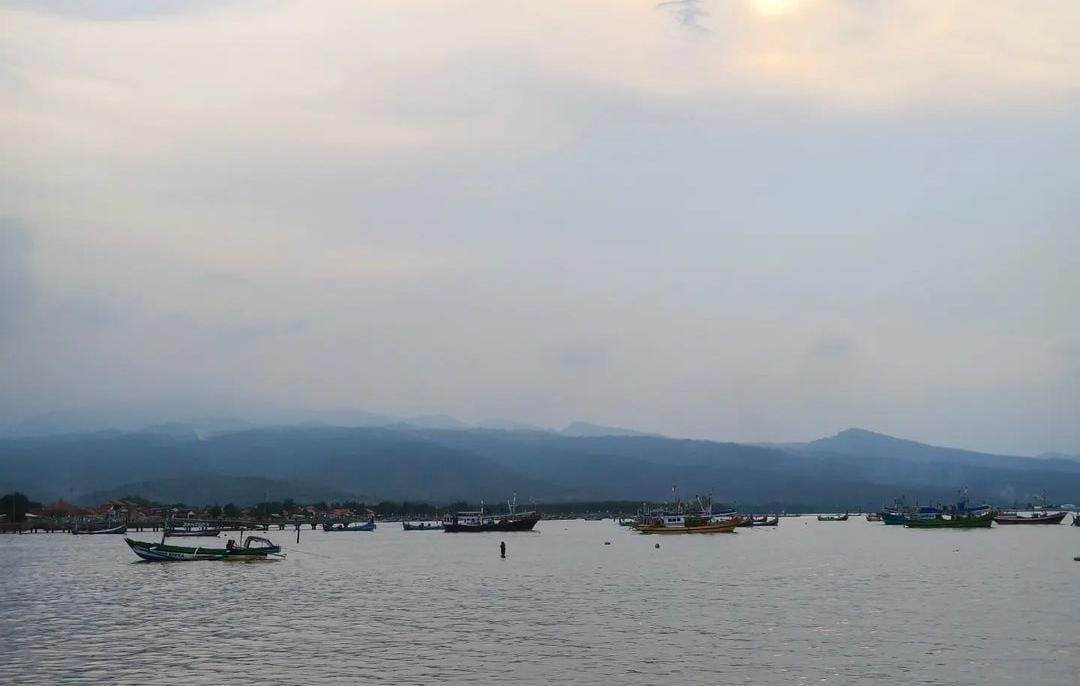 Pantai di Besuki Situbondo.