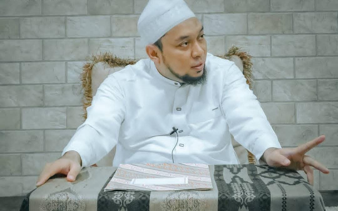 Kiai Azaim Ibrahimy.