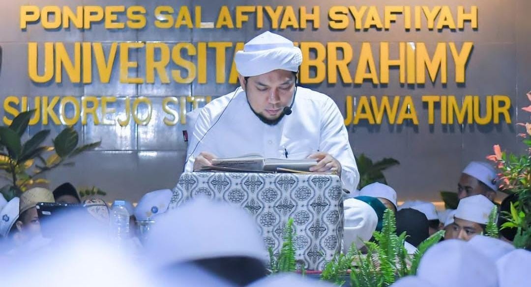 KHR Azaim Ibrahimy, Pengasuh Ponpes Salafiyah Syafi