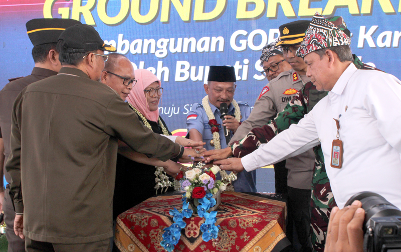 Pembangunan Gelora Bung Karna Situbondo di Desa Kilensari Panarukan resmi dimulai.
