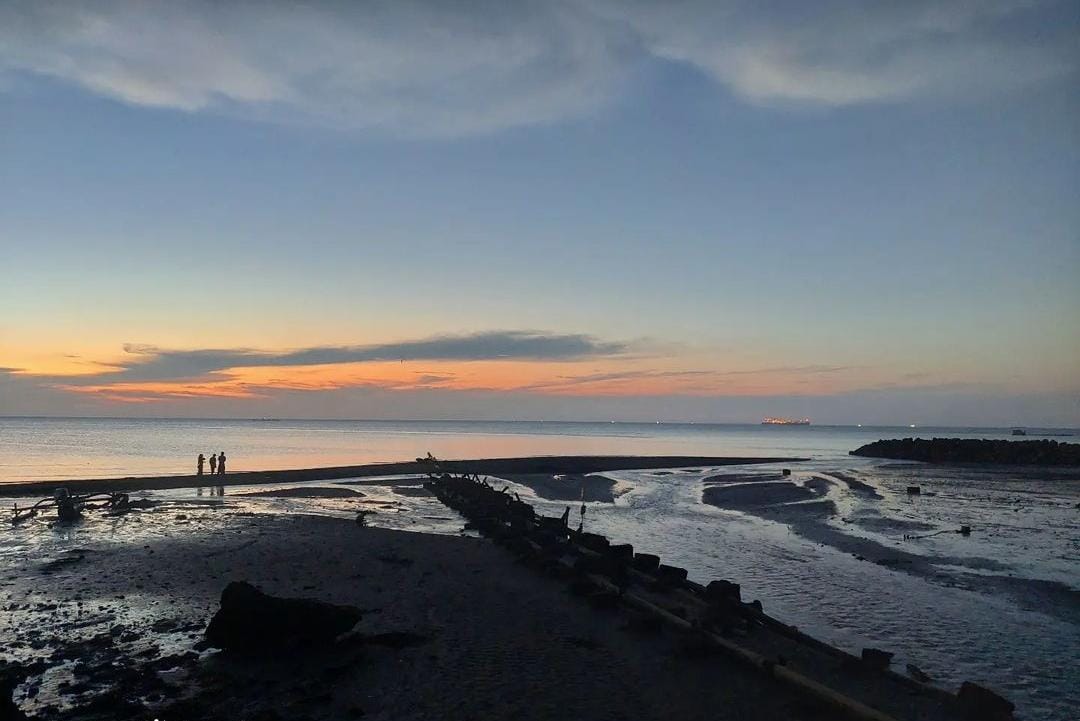 Pantai Pathek Situbondo.