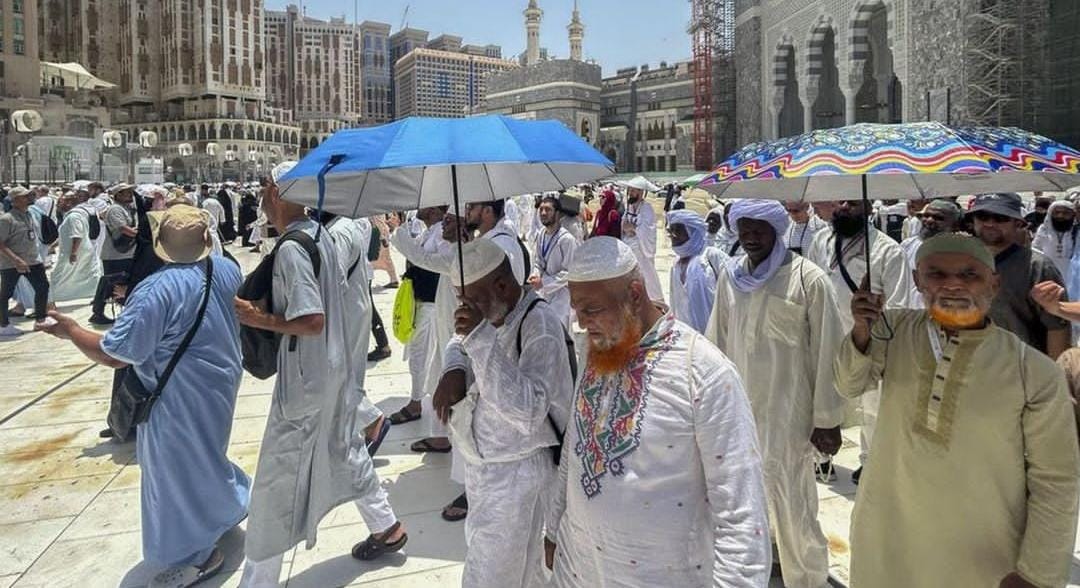 Ilustrasi orang berhaji.