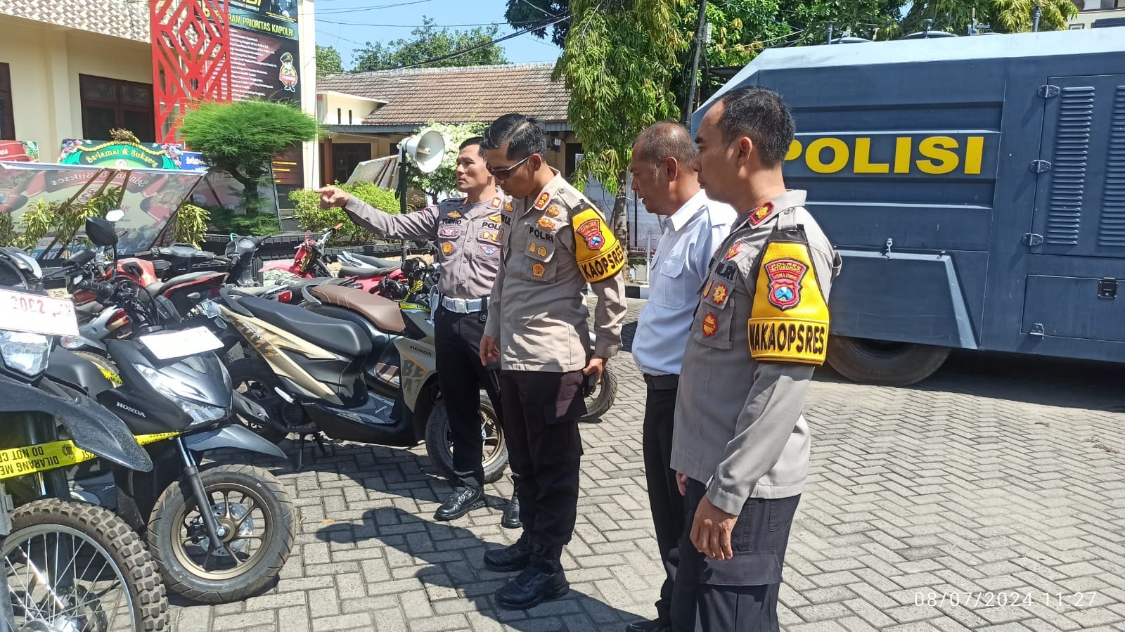 Motor bodong di pelabuhan Jangkar, Situbondo.