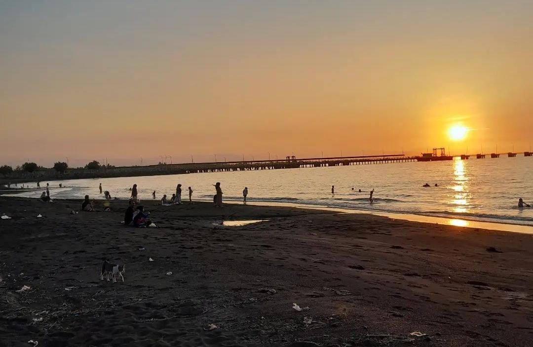 Wisata Pantai Jangkar, Situbondo.
