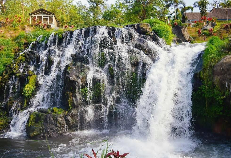 Air Terjun Blawan di Bondowoso.