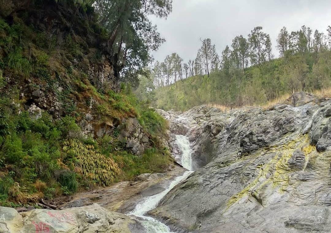 Air terjun Kalipait Bondowoso.