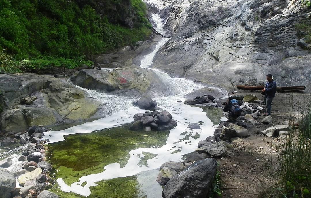 Air terjun Kalipait Bondowoso.