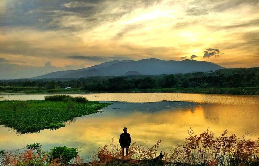 Pemandangan di Bendungan Sampean Baru.
