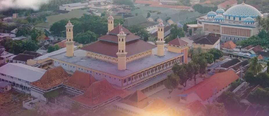 Ponpes Salafiyah Syafi&rsquo;iyah Sukorejo Situbondo.