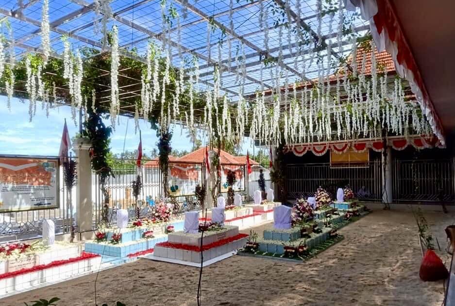 Komplek makam pendiri dan pengasuh Ponpes Sukorejo.