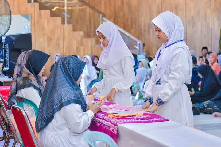 Saat pendaftaran santri baru di Sukorejo. (FB S3Tv)