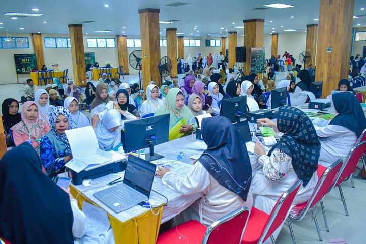 Saat kedatangan santri baru di Sukorejo. (doc FB Resmi Pesantren)