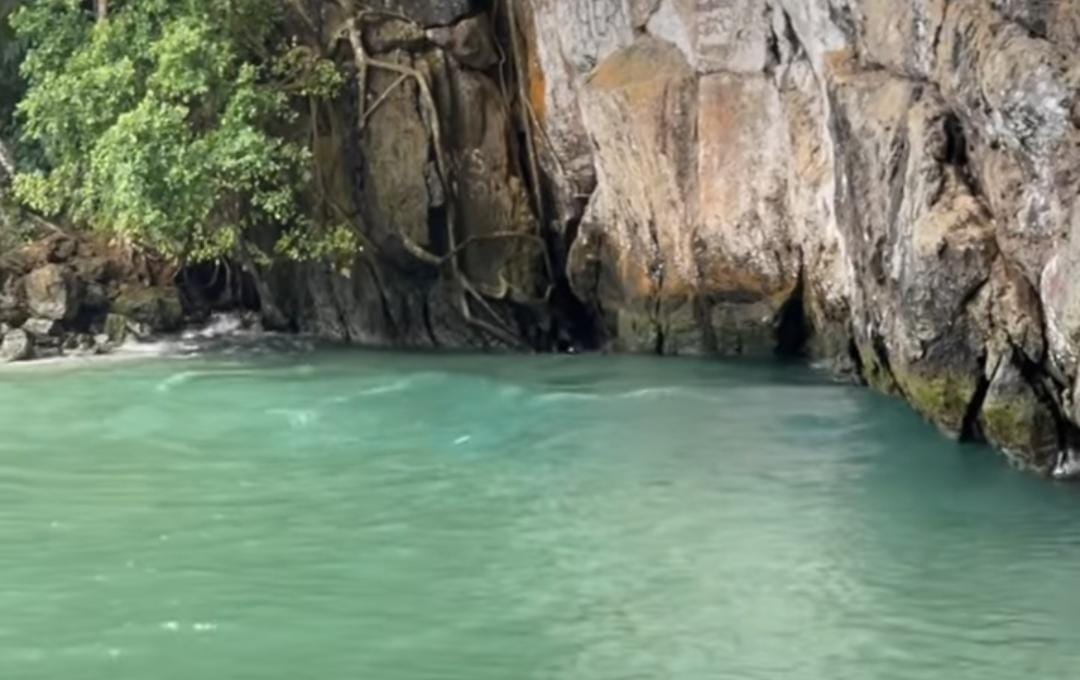 Sungai terpendek di dunia. (tangkapan layar video ig @sndystrio)