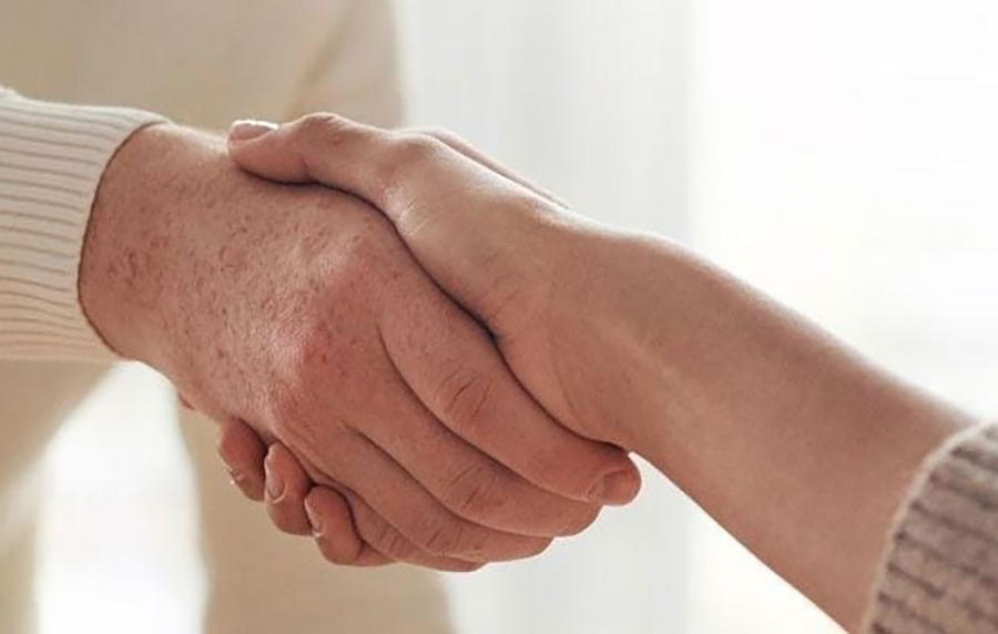 Ilustrasi penularan cacar monyet. (ig @eka_hospital)