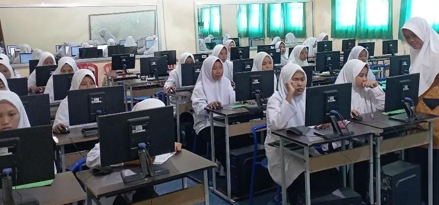 Tes masuk Universitas Ibrahimy. (ig @universitasibrahimy)
