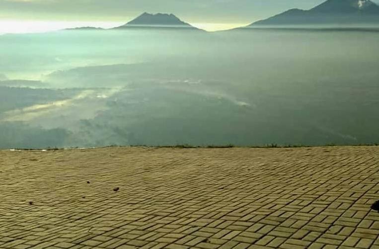 Puncak Megasari Bondowoso. (Khoirul Rizal/RadarSitubondo.id)