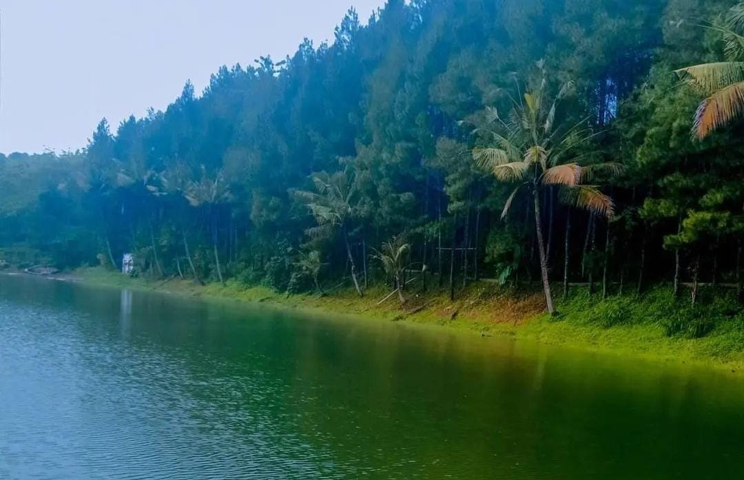 Ranu Segaran Probolinggo. (Khoirul Rizal/RadarSitubondo.id)